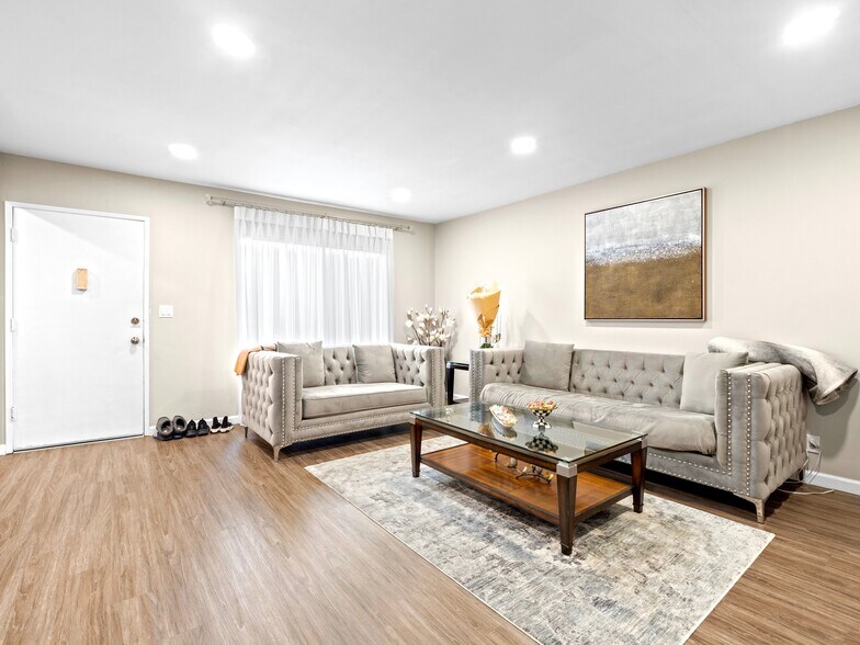 More Photos Of 350 W Wilson Ave, Glendale Apartments For Sale