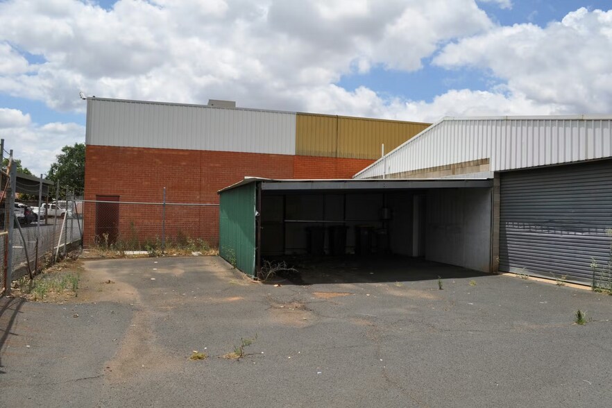 More Photos Of 98 Erskine St, Dubbo Showroom For Lease