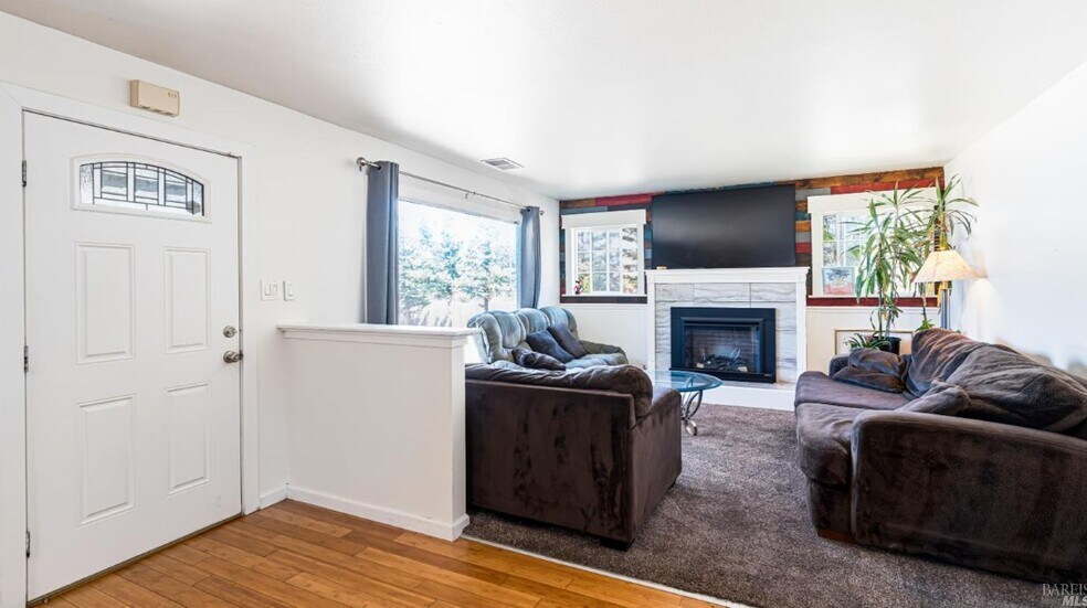 More Photos Of 1794 Hwy 116 S 1794 Hwy 116 S, Sebastopol Flex For Sale