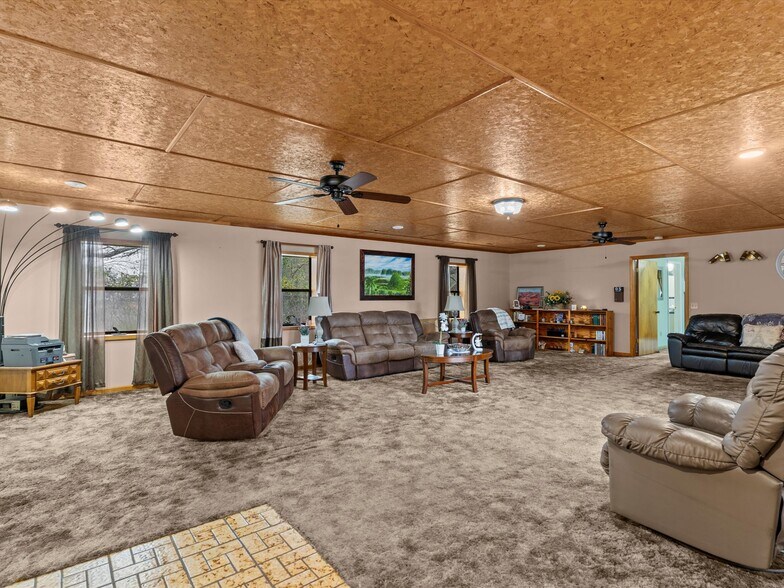 More Photos Of 901 Haven Dr, Dothan Flex For Sale