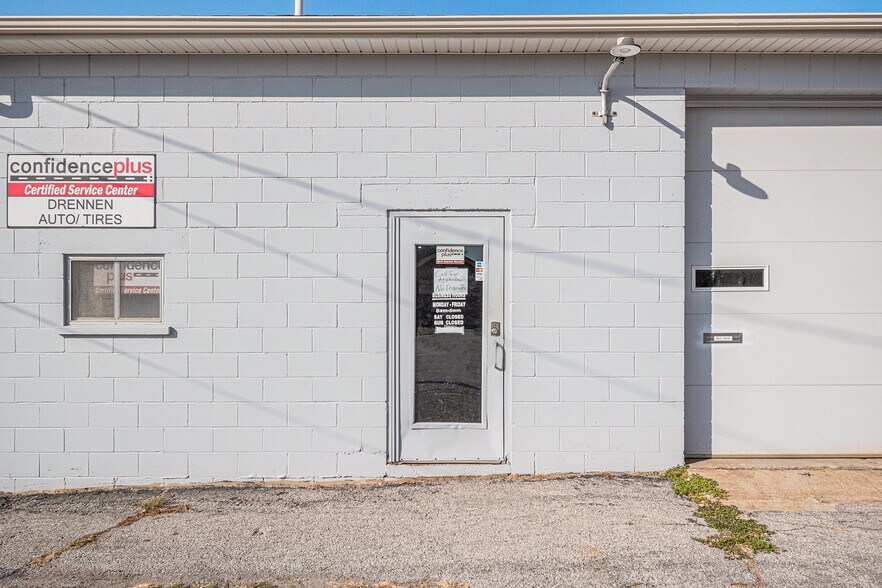 More Photos Of 1023 N 16th St, Council Bluffs Auto Repair For Sale