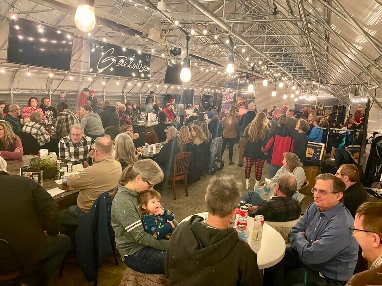 More Photos Of 916 S Mitchell St, Cadillac Restaurant For Sale