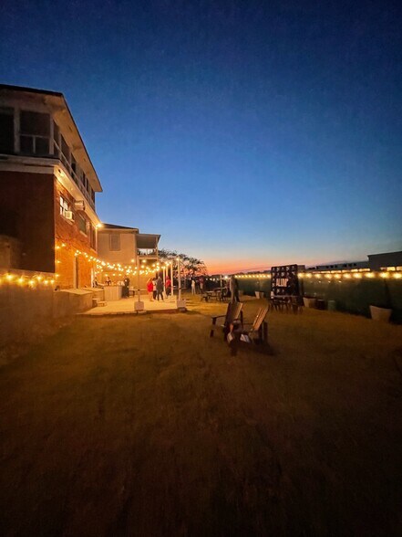 More Photos Of 532 Clay St, Montgomery General Retail For Sale