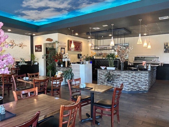 More Photos Of 16000-16118 Boones Ferry Rd, Lake Oswego Restaurant For Sale