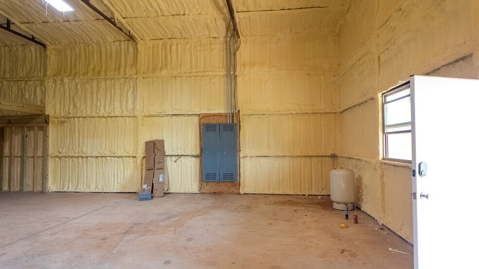 More Photos Of 11774 Maui Ln, Edmond Industrial For Sale