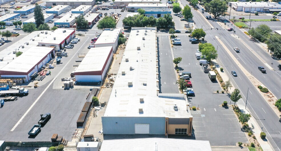More Photos Of 5816 E Shields Ave, Fresno Warehouse For Lease