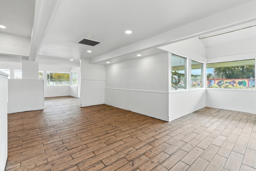 More Photos Of 4355 Sonoma Blvd, Vallejo Restaurant For Sale