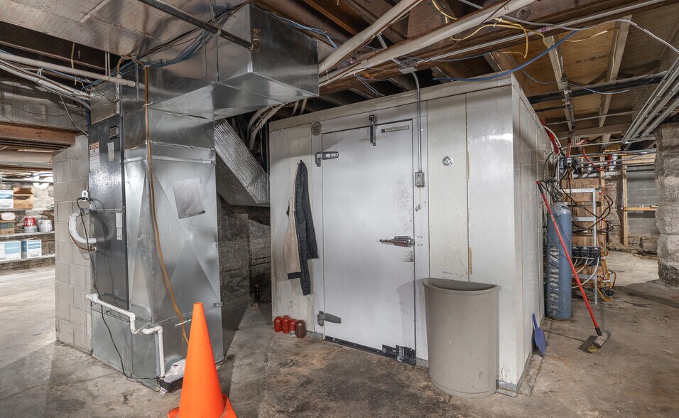 More Photos Of 717 N Pine St, Rolla Restaurant For Sale