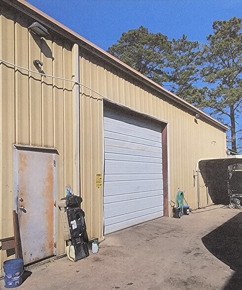 Primary Photo Of 13511 S Choctaw Dr, Baton Rouge Warehouse For Sale