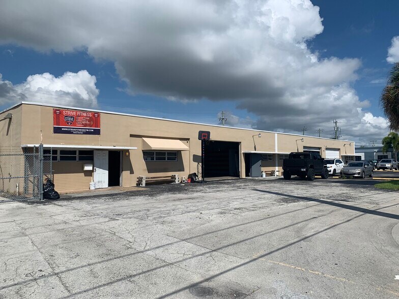 More Photos Of 1501 NW 1st Ct, Boca Raton Light Distribution For Lease