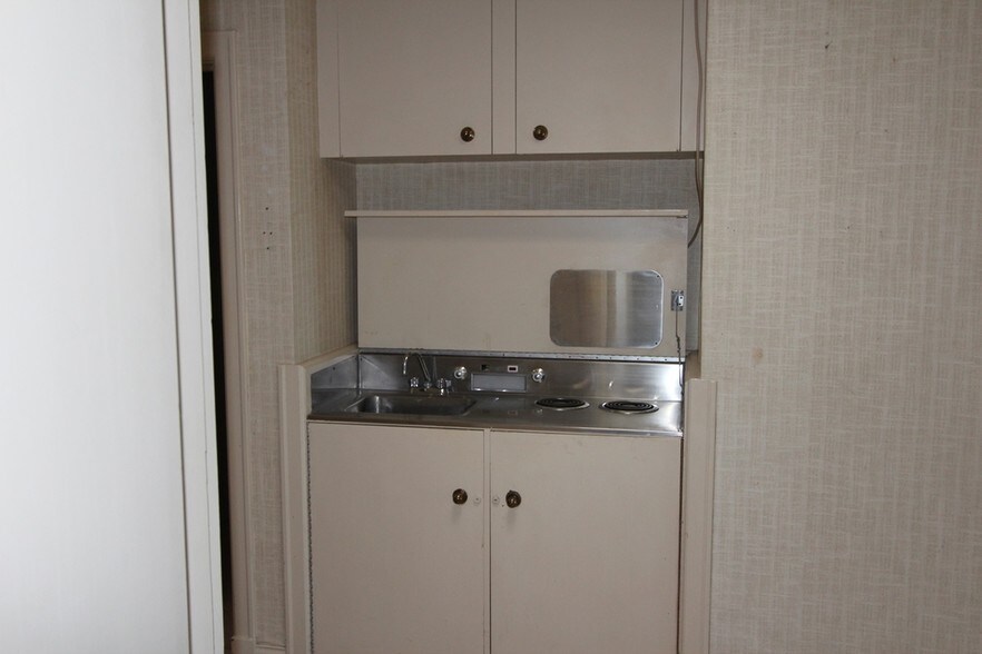 More Photos Of 1318 W Pine St, Hattiesburg Office For Lease