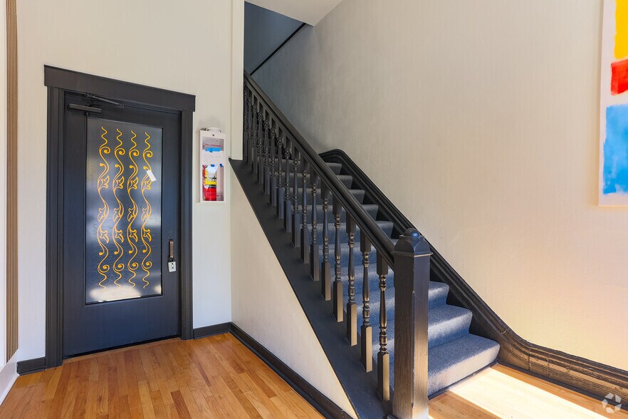 More Photos Of 2031-2033 Curtis St, Denver Apartments For Lease