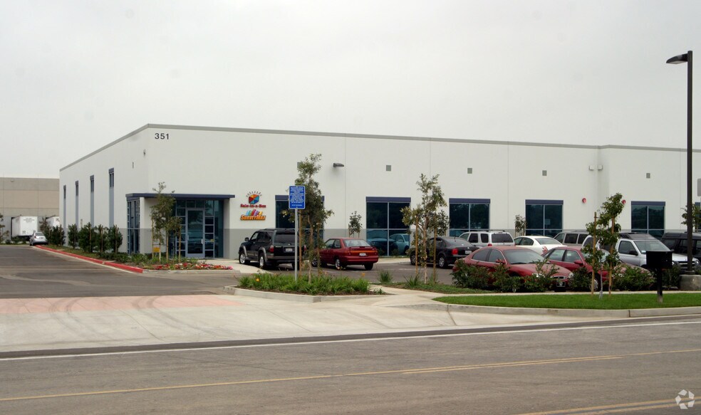 More Photos Of 351 Candelaria, Oxnard Warehouse For Lease