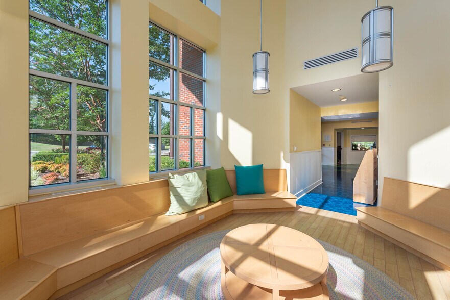 More Photos Of 13901-13911 St. Francis Blvd, Midlothian Hospital For Lease