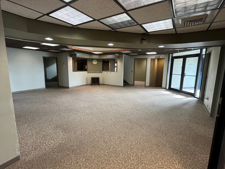 More Photos Of 2626 W Kennewick Ave, Kennewick Office For Sale