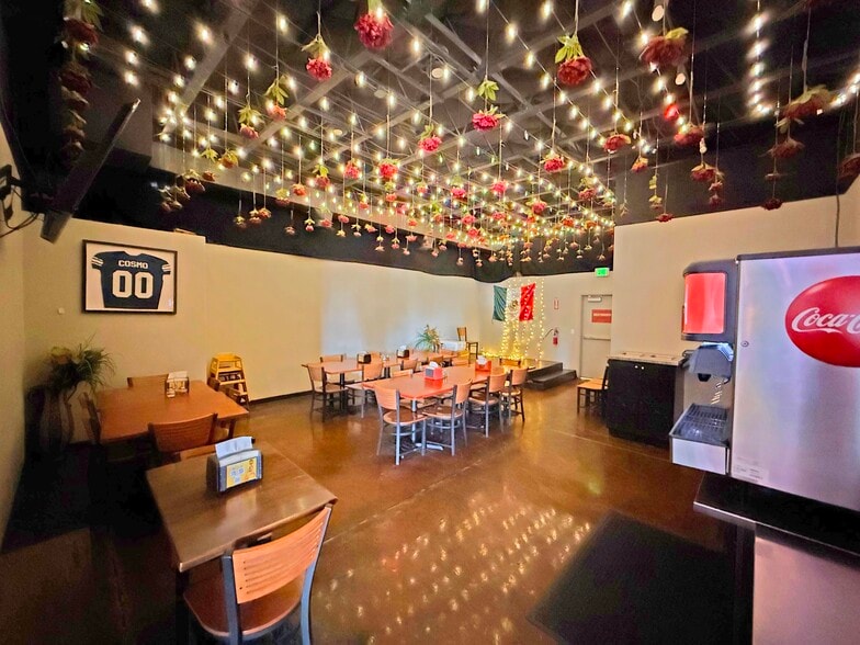 More Photos Of 223-289 Cougar Blvd, Provo General Retail For Lease