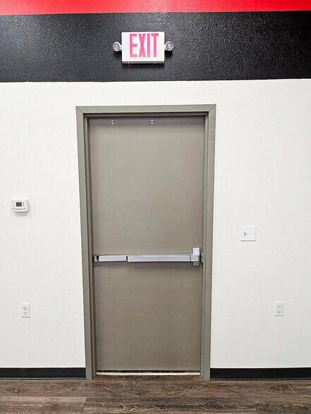 More Photos Of 119A N Main St, Mcpherson General Retail For Lease