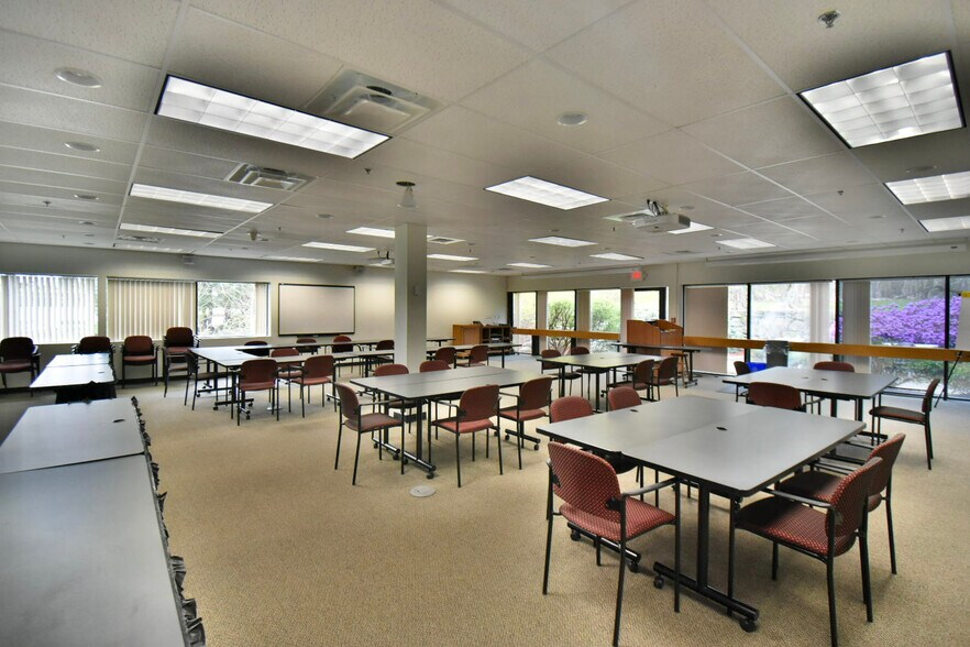 More Photos Of 526 Main St, Acton Office For Lease