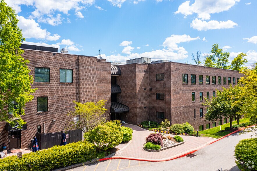 Primary Photo Of 550 Pinetown Rd, Fort Washington Office For Lease