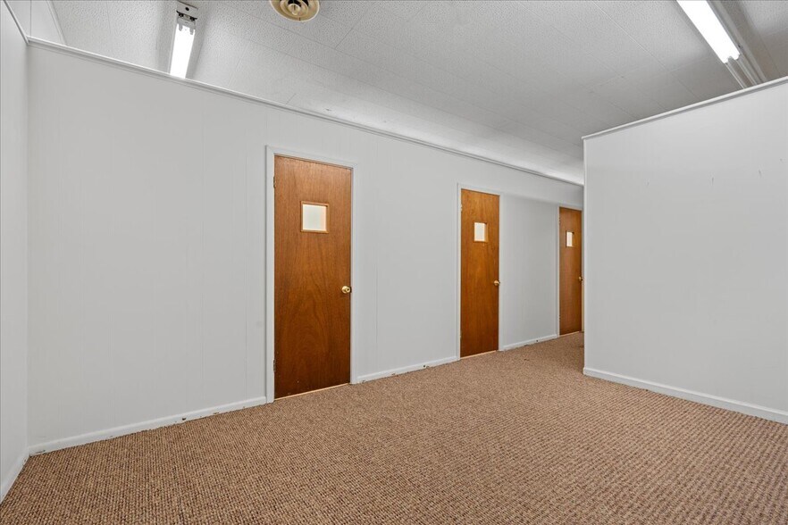 More Photos Of 120-168 Arnett Blvd, Danville General Retail For Sale