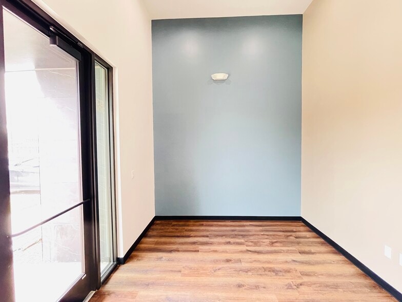 More Photos Of 7102 Tarrington Ave, Sugar Land Medical For Sale