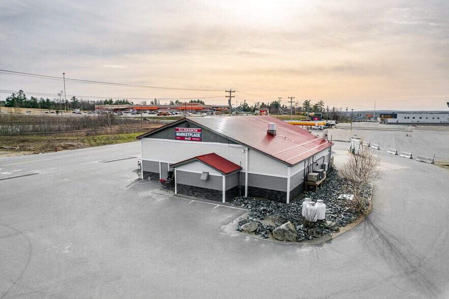 More Photos Of 110 Downeast Hwy, Ellsworth Convenience Store For Sale