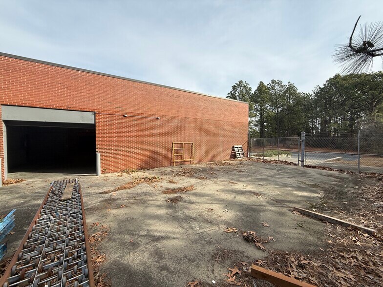 More Photos Of 150 Southmoore Ave, Aberdeen Warehouse For Lease