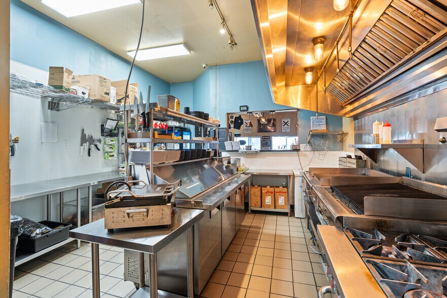 More Photos Of 401 Oak St, Brookings Specialty For Sale