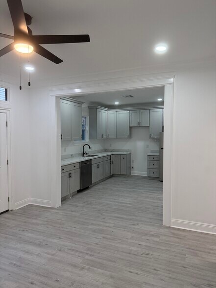 More Photos Of 1030 Burgundy St, New Orleans Apartments For Sale