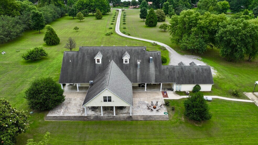 More Photos Of 3144 Riverbend Rd, Heber Springs Hotel For Sale