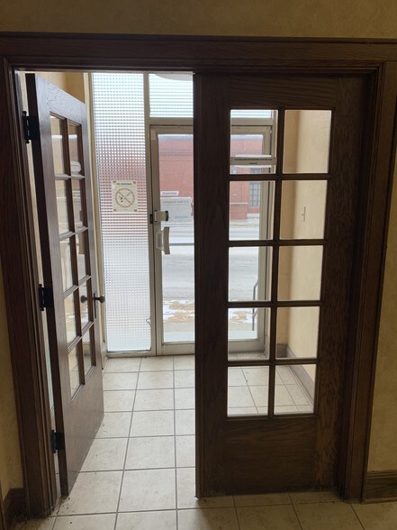 More Photos Of 612 New Hampshire St, Lawrence Office For Lease