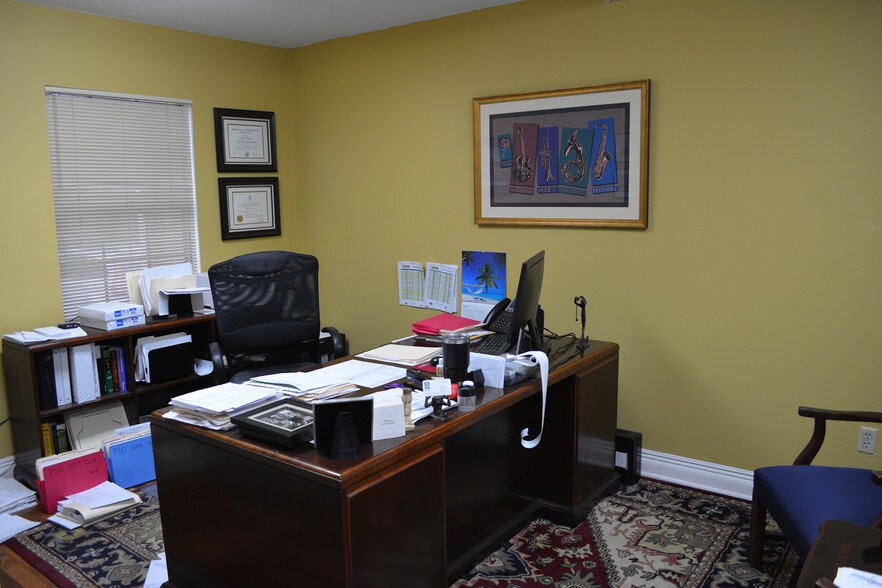 More Photos Of 3213 Executive Park Cir, Mobile Office For Sale