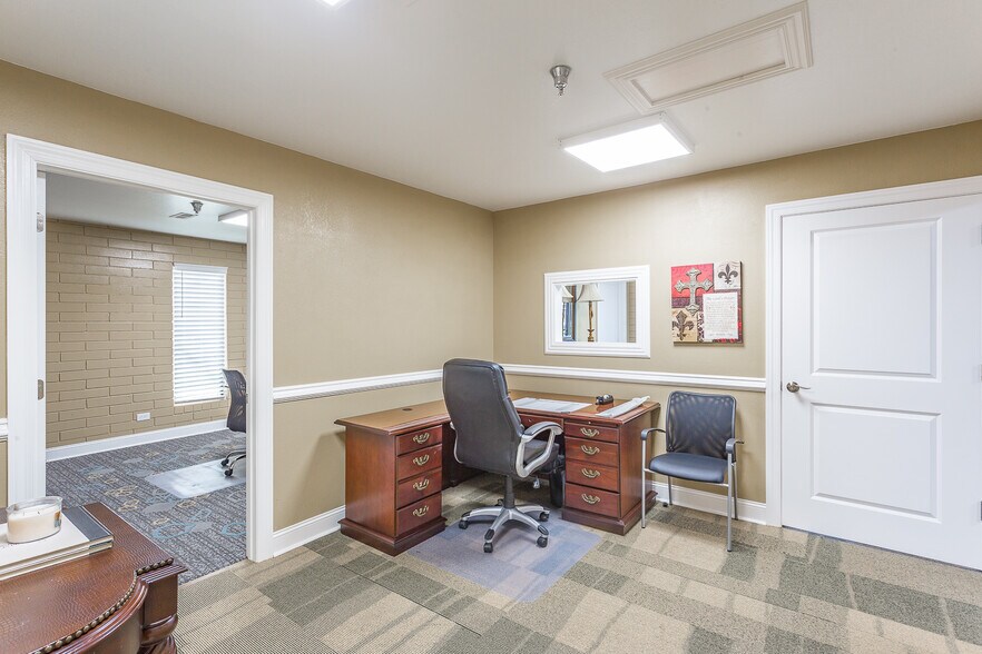 More Photos Of 506 Bear Creek Rd, Dalton Manufacturing For Sale