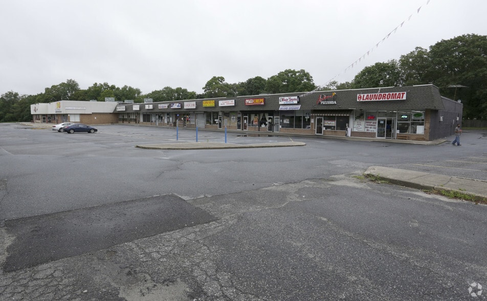 Primary Photo Of 719 Hawkins Ave, Ronkonkoma Storefront For Sale