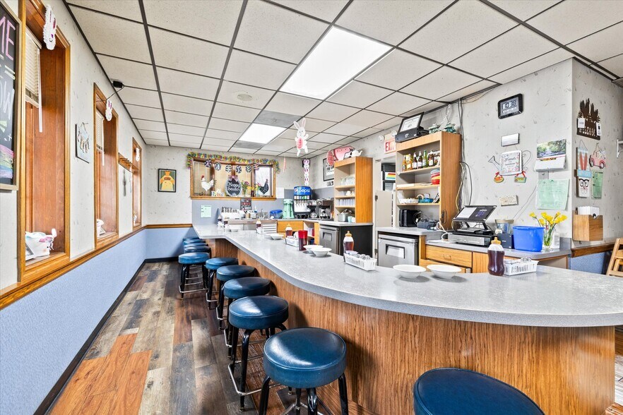 More Photos Of 6290 S Martin Rd, New Berlin Restaurant For Sale