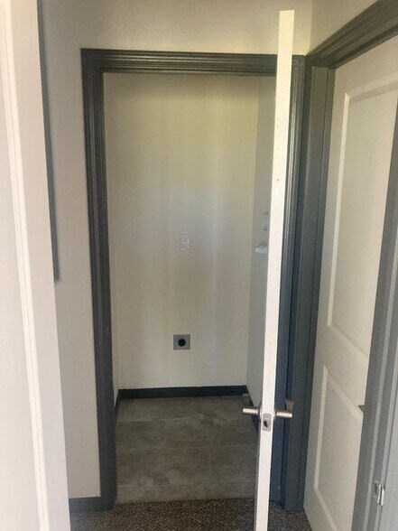 More Photos Of 615 Iron Ave SW, Albuquerque Apartments For Sale