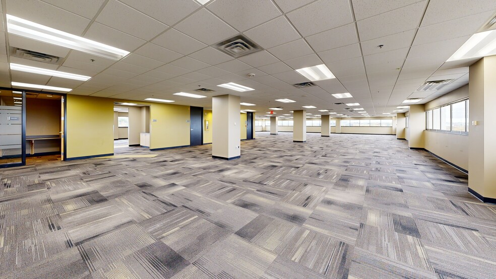 More Photos Of 435 Ford Rd, Saint Louis Park Office For Sale