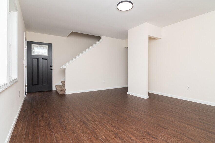 More Photos Of 105 E Adams St, Georgetown Apartments For Sale