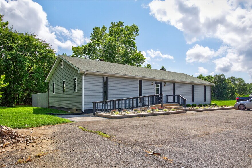 More Photos Of 102 Industrial Blvd, Toano Office For Sale