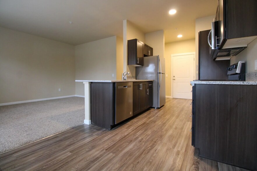 More Photos Of 1330 Mildred Ln SE, Salem Apartments For Sale
