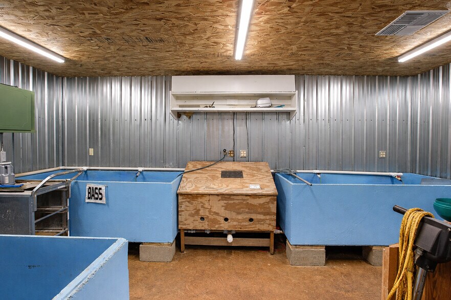 More Photos Of 3891 S Highway 365, Redfield General Retail For Sale