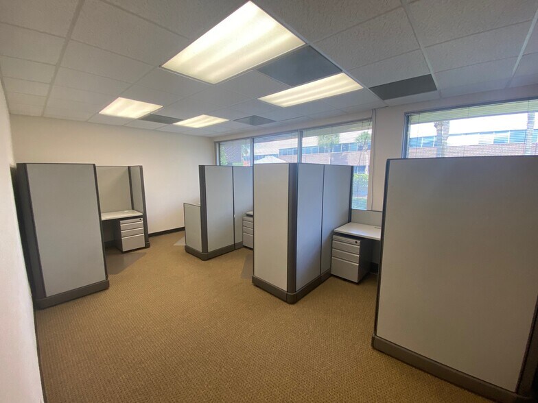 More Photos Of 10006 N Dale Mabry Hwy, Tampa Office For Lease