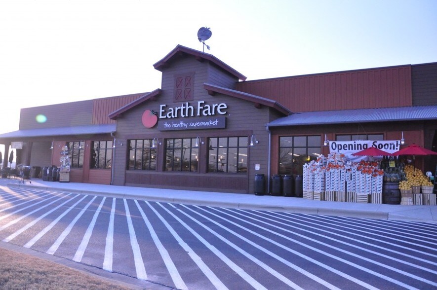 More Photos Of 7274 EastChase Pky, Montgomery Unknown For Lease