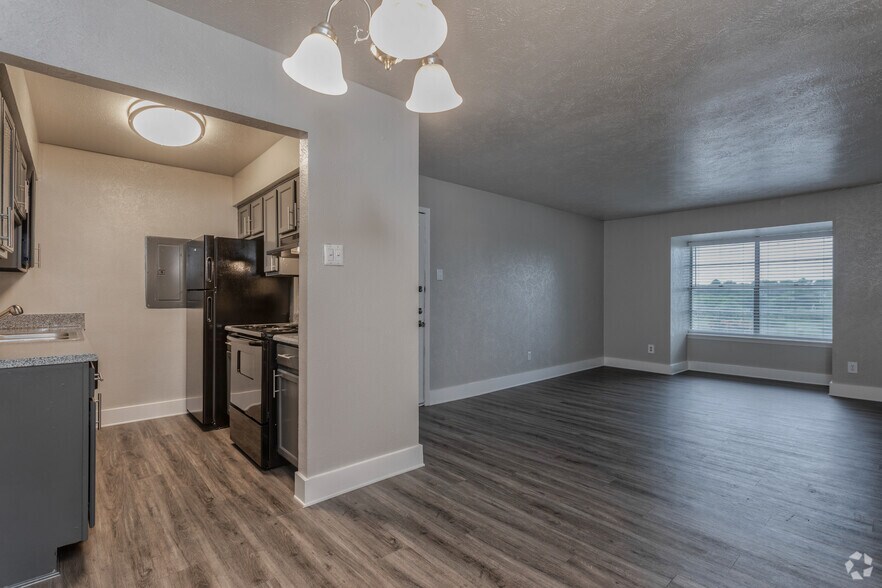 More Photos Of 834 Timberlake Dr, Arlington Apartments For Sale