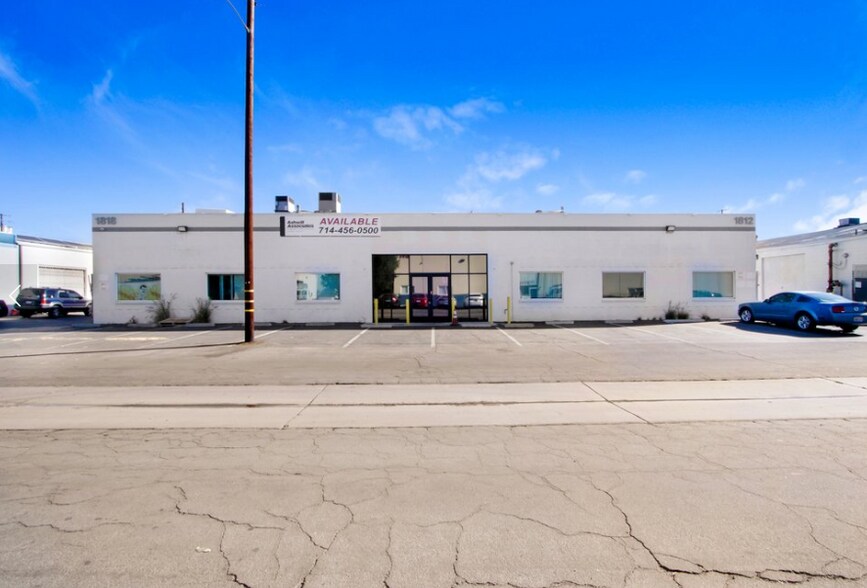 More Photos Of 1812-1818 N Orangethorpe Park, Anaheim Warehouse For Lease