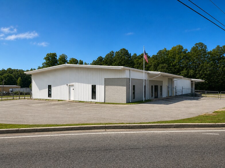 Primary Photo Of 489 Southgate Rd, Dothan Warehouse For Lease