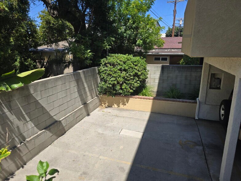 More Photos Of 10809 Palms Blvd, Los Angeles Apartments For Sale