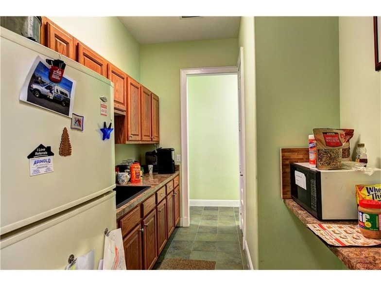 More Photos Of 181 Sebastian Blvd, Sebastian Light Manufacturing For Sale