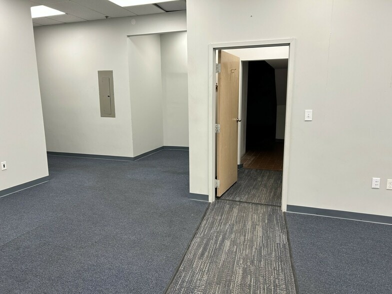 More Photos Of 165 Westgate Dr, Brockton Unknown For Lease