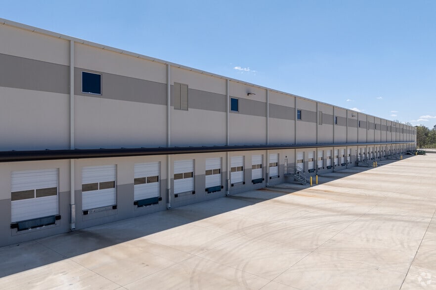 More Photos Of 200 Declaration Dr, McDonough Distribution For Lease